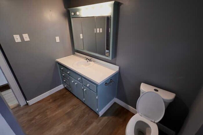 Foto del edificio - 165 Colony Crescent