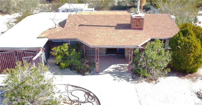 Building Photo - Charming Vintage Home