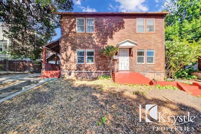 Building Photo - 515 Monterey St