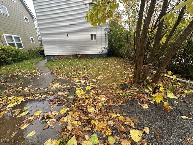 Foto del edificio - 13512 Edgewood Ave