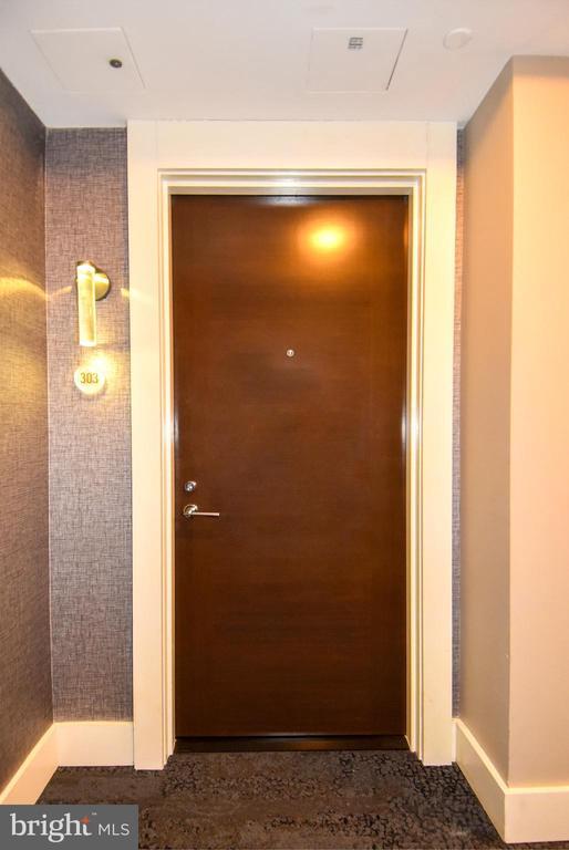 Foto del edificio - 8302 Woodmont Ave