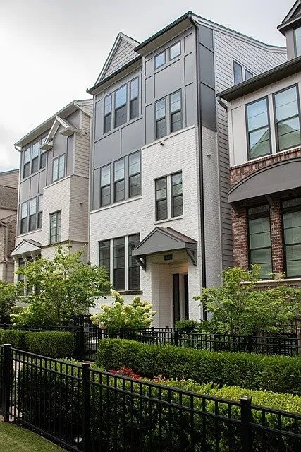 Foto del edificio - 625 Broadview Terrace NE