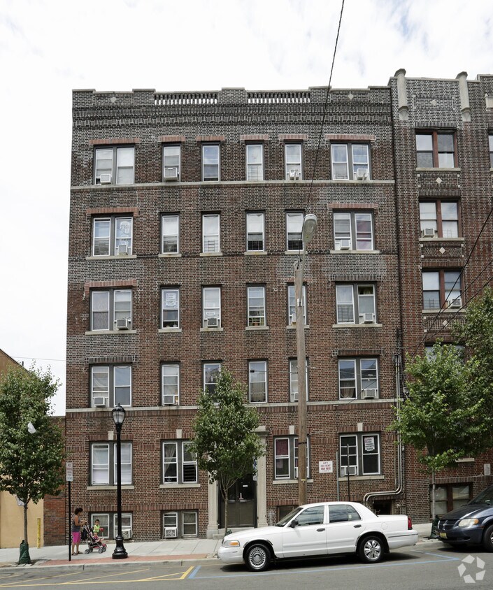 Foto del edificio - 805 New York Ave