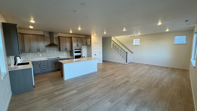 Building Photo - 617 103rd Ct SE