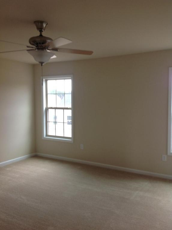 Building Photo - 1194 Shire Way
