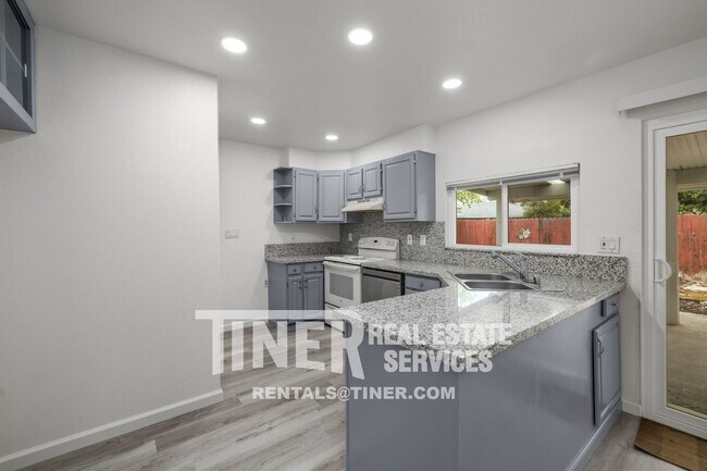 Foto del edificio - Beautiful College Glen Home with Workshop