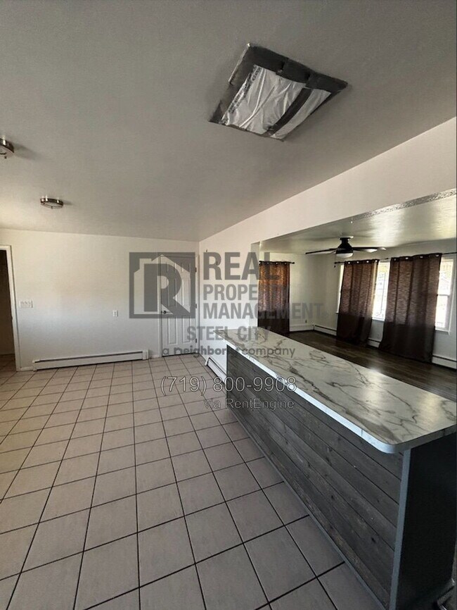Foto del edificio - 25618 Everett Rd