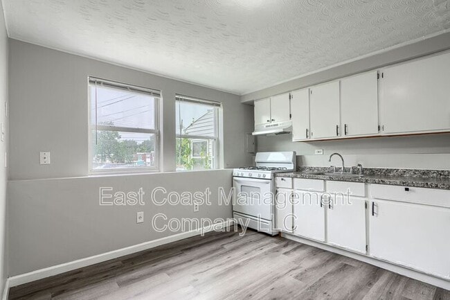 Building Photo - 902 Catawba Ct