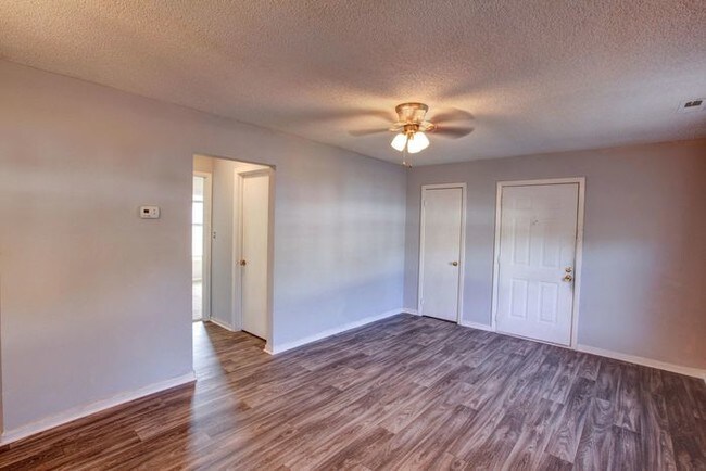 Foto del edificio - 506 S Oliver St