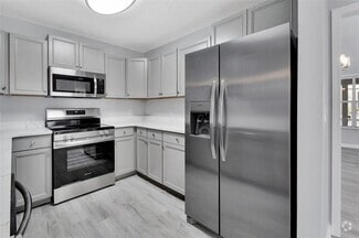 Building Photo - 2410 S Glen Eagles Dr