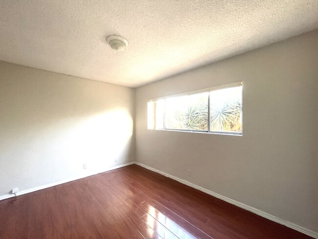 Foto del edificio - 701 W Newmark Ave