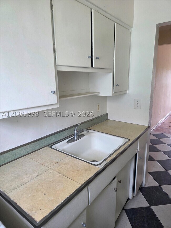 Foto del edificio - 635 8th St