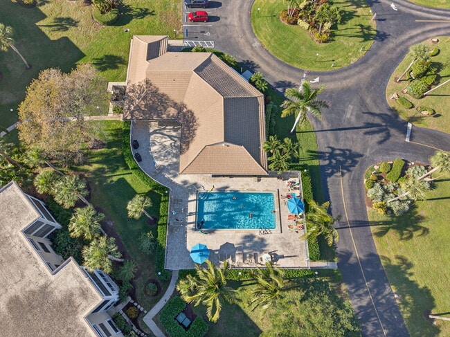 Building Photo - 300 N Hwy A1A