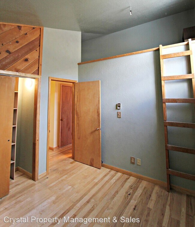 Building Photo - 2 br, 1 bath House - 1329 Pitkin #23
