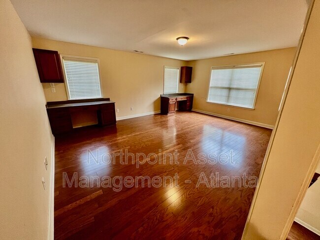 Building Photo - 120 Susan Ln
