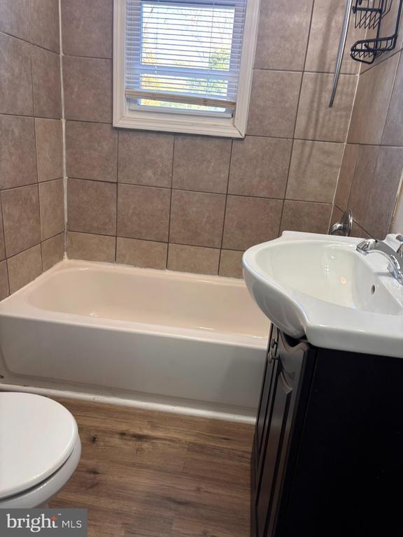 Foto del edificio - 125 E Bettlewood Ave