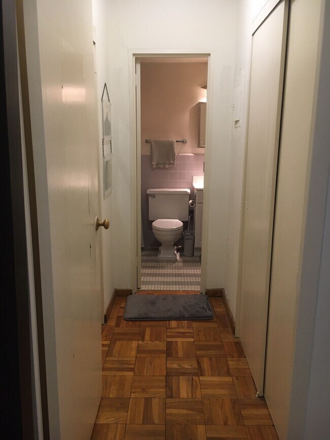 Foto del edificio - 2475 Virginia Ave NW