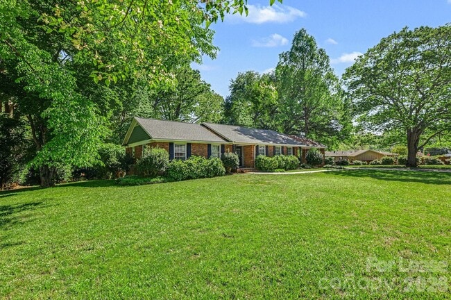 Foto del edificio - 2120 Rocky Knoll Dr