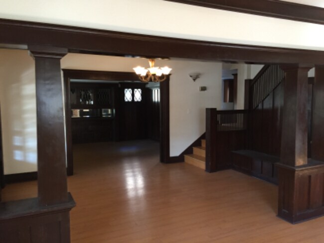 Building Photo - 2650 Van Buren Pl