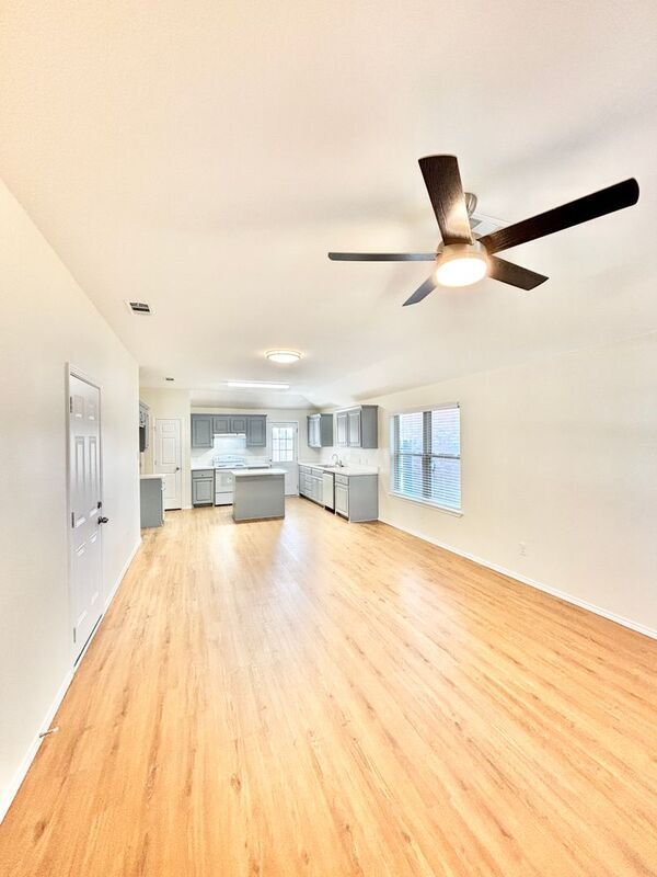 Building Photo - 3528 Chilmark Way