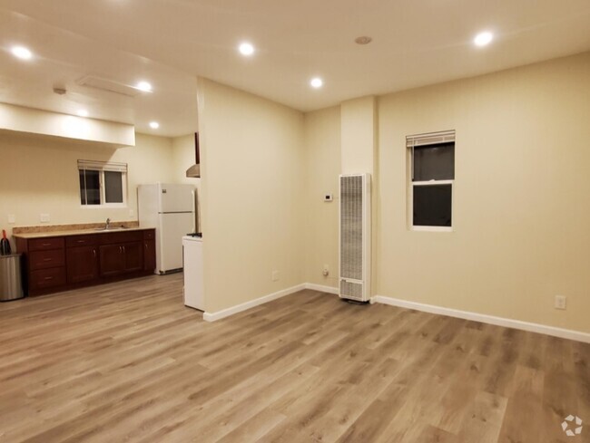 Building Photo - 4032 Suter St