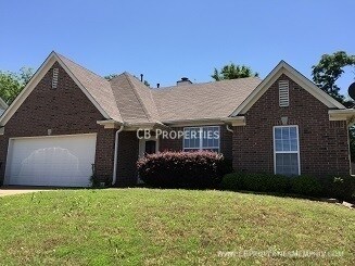 Building Photo - 315 Village Dr