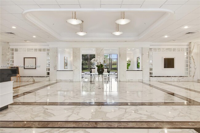 Foto del edificio - 5700 Collins Ave