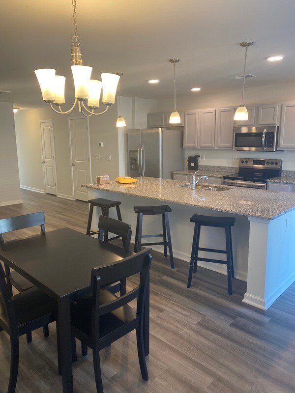 Foto principal - 1117 Fairway Ln