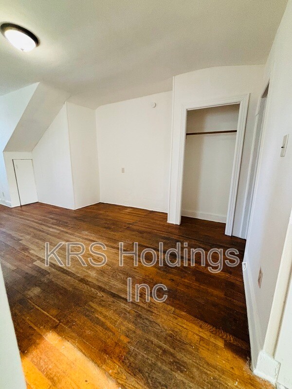 Foto del edificio - 215 W Little Creek Rd