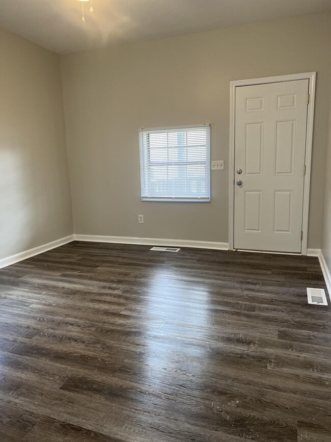 Building Photo - 1104 Rucker St