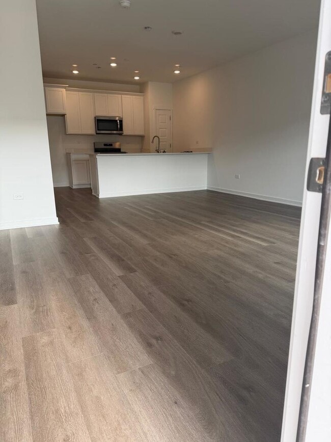 Building Photo - 2235 Barbera Dr
