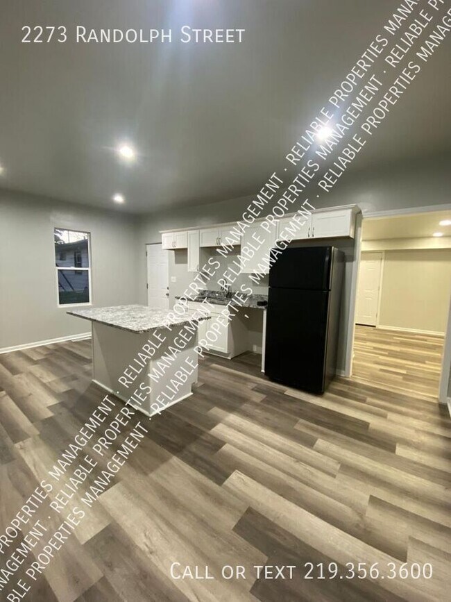 Foto del edificio - 2273 Randolph St