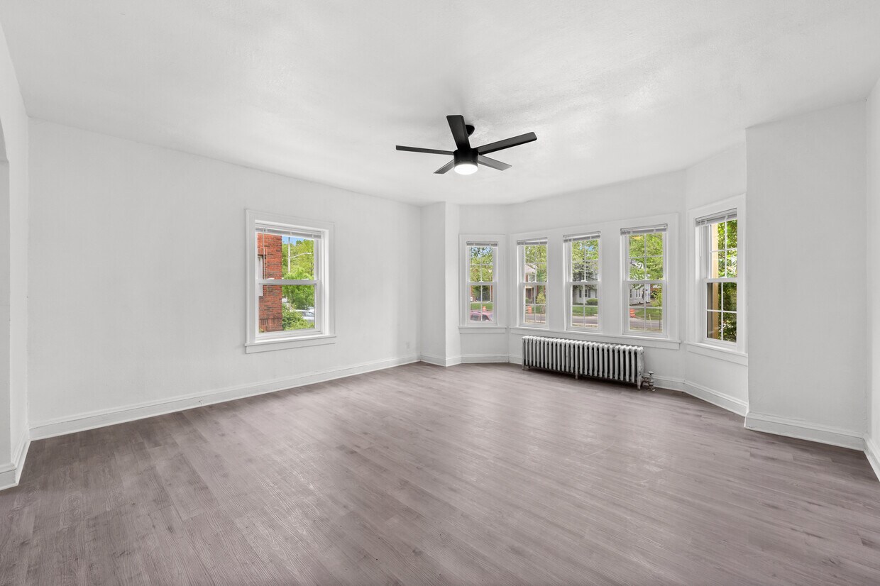 Moreland Shakers Estates Apartments in Cleveland, OH