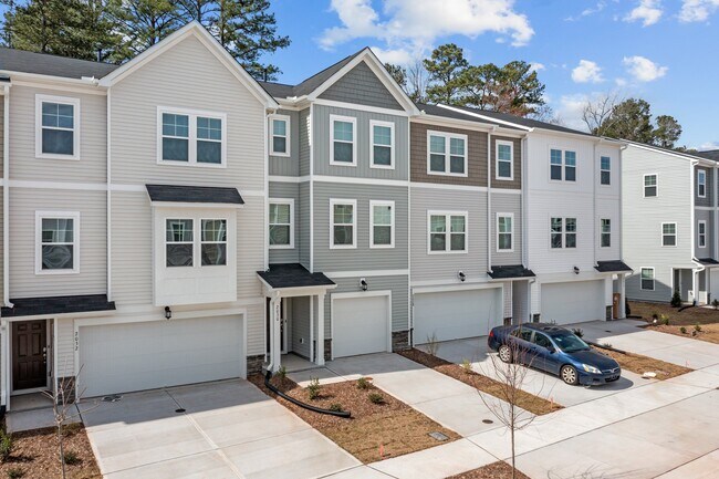 Building Photo - 2030 Sandwood Loch Dr