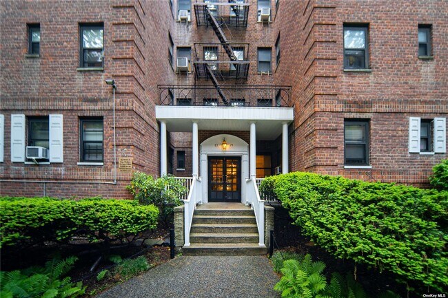 Foto del edificio - 83-75 118th St
