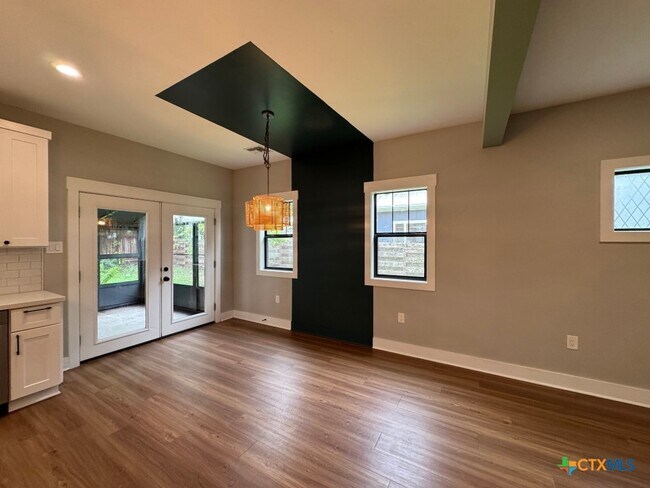 Foto del edificio - 1704 N Washington St