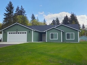 Building Photo - 14739 Bingham Ave E