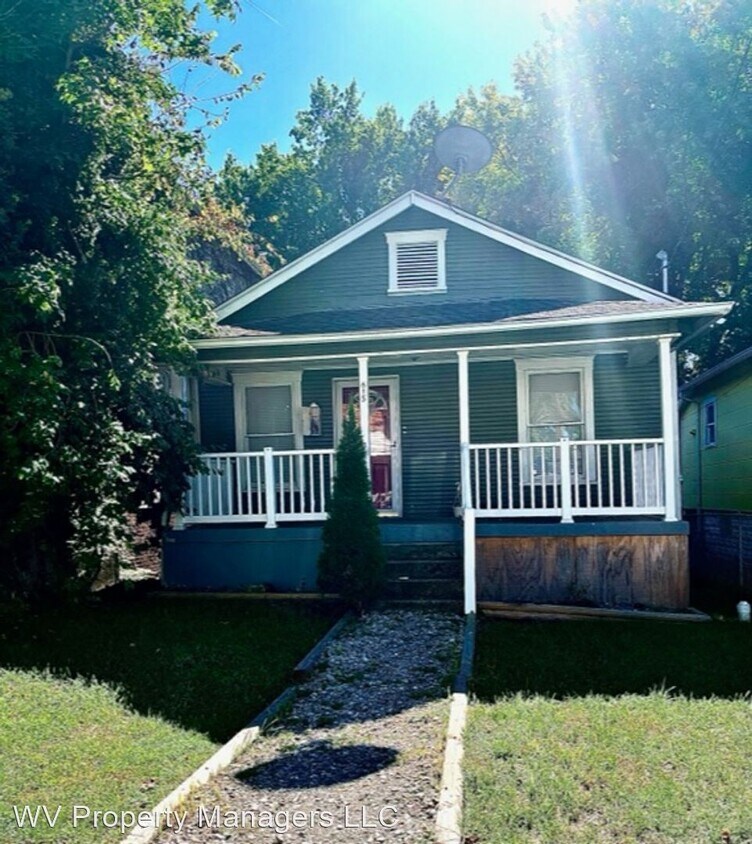2 br, 1 bath House 615 Grant Street House Rental in Charleston, WV