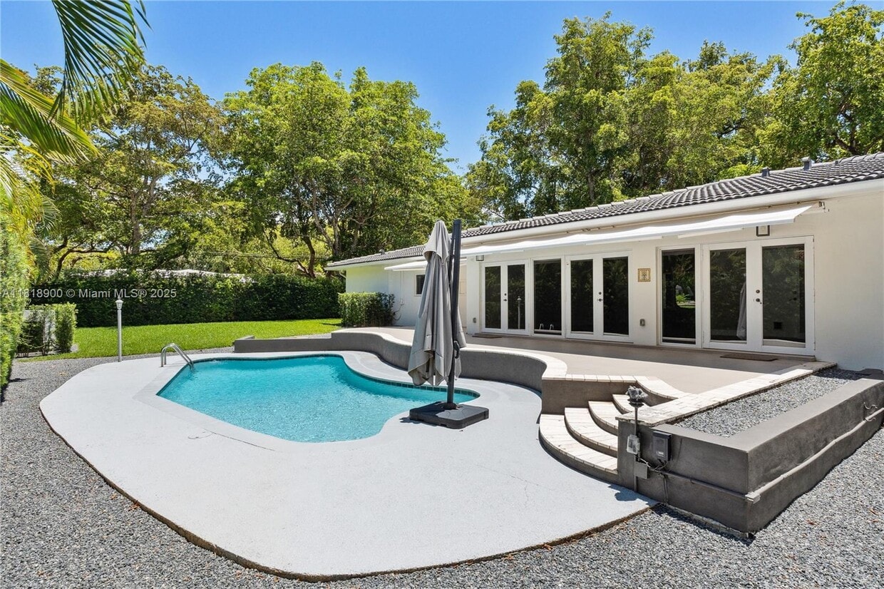 Primary Photo - 601 Tibidabo Ave