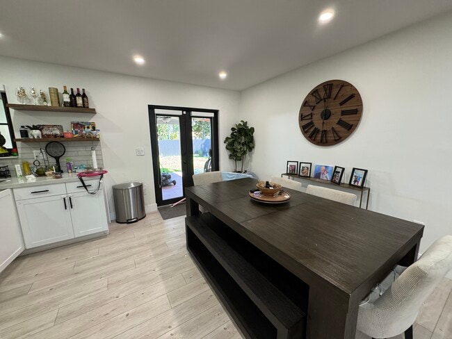 Photo - 10231 Dolphin Rd House