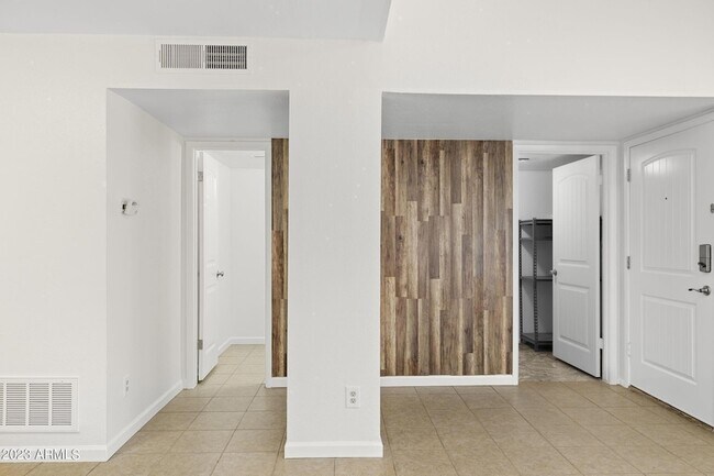 Building Photo - 6013 N 79th St