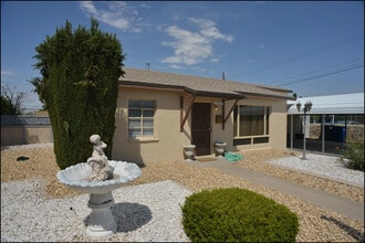 Building Photo - 6106 Tejas Dr