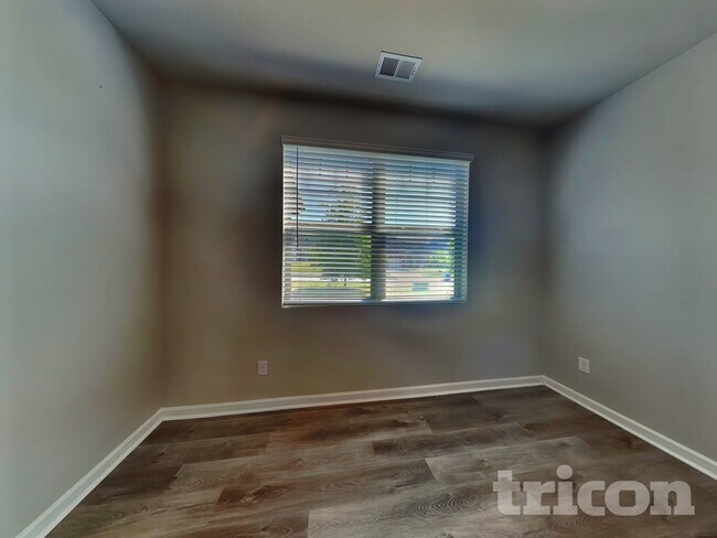 Foto del edificio - 767 Humphry Dr