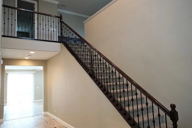Building Photo - Stunning 5-bedroom 4.5-bath home in Rockli...