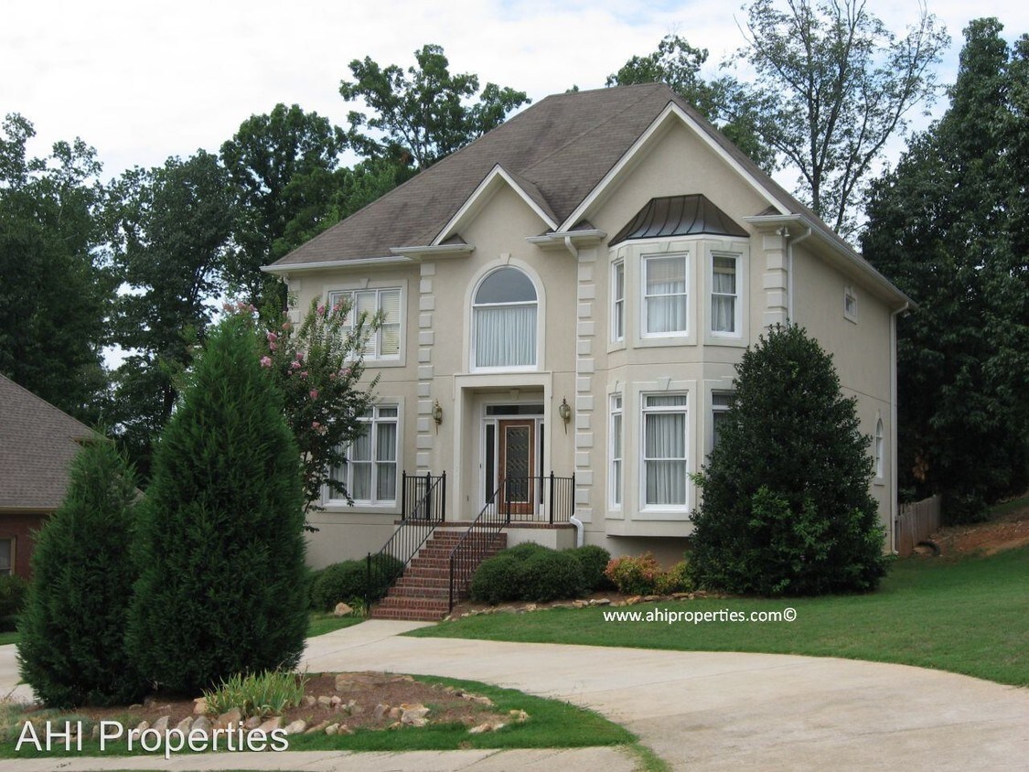 Primary Photo - 5097 Lake Crest Cir