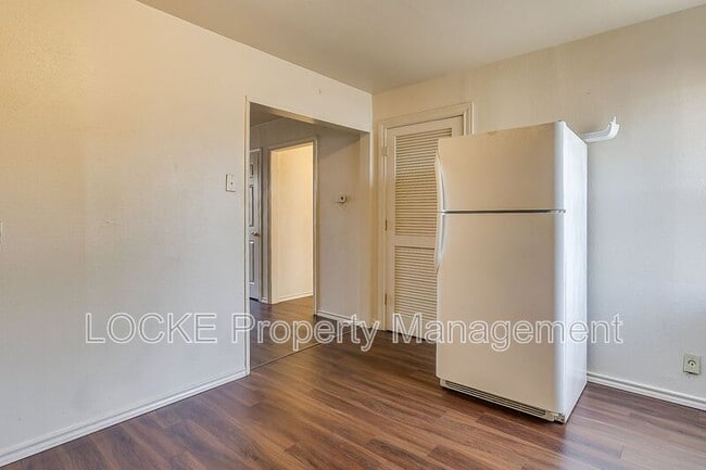 Building Photo - 3417 S University Dr