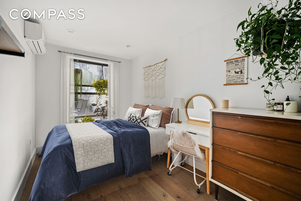 158 15th St, Long Island, NY 11215 Townhome Rentals in Long Island NY