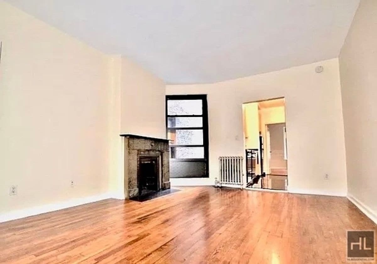 Primary Photo - East 84th Street