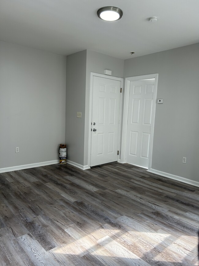 Livingroom - 107 Denver Ave