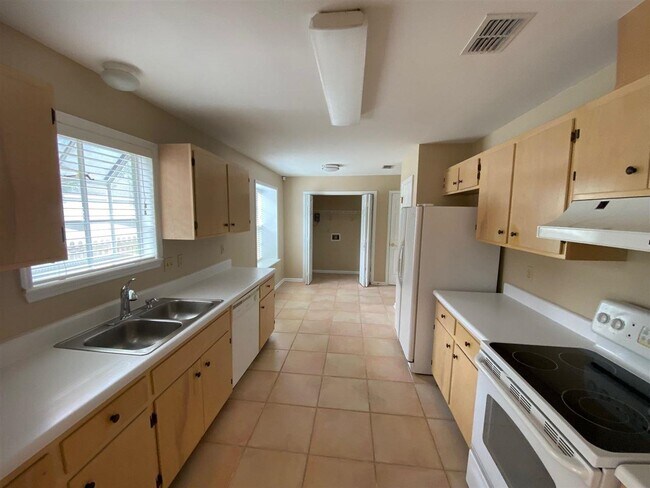 Foto del edificio - 2601 Cotuit Ln